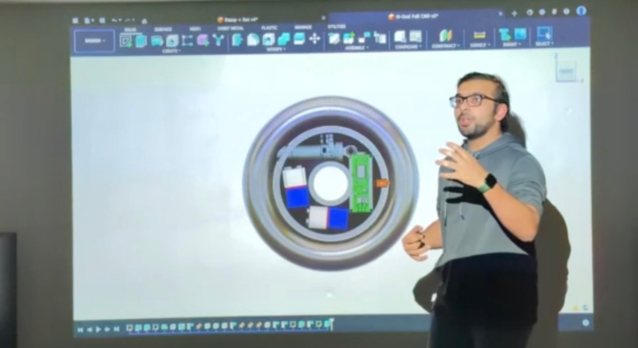 Zoeb Izzi presenting the O-Seal CAD model on a projector
